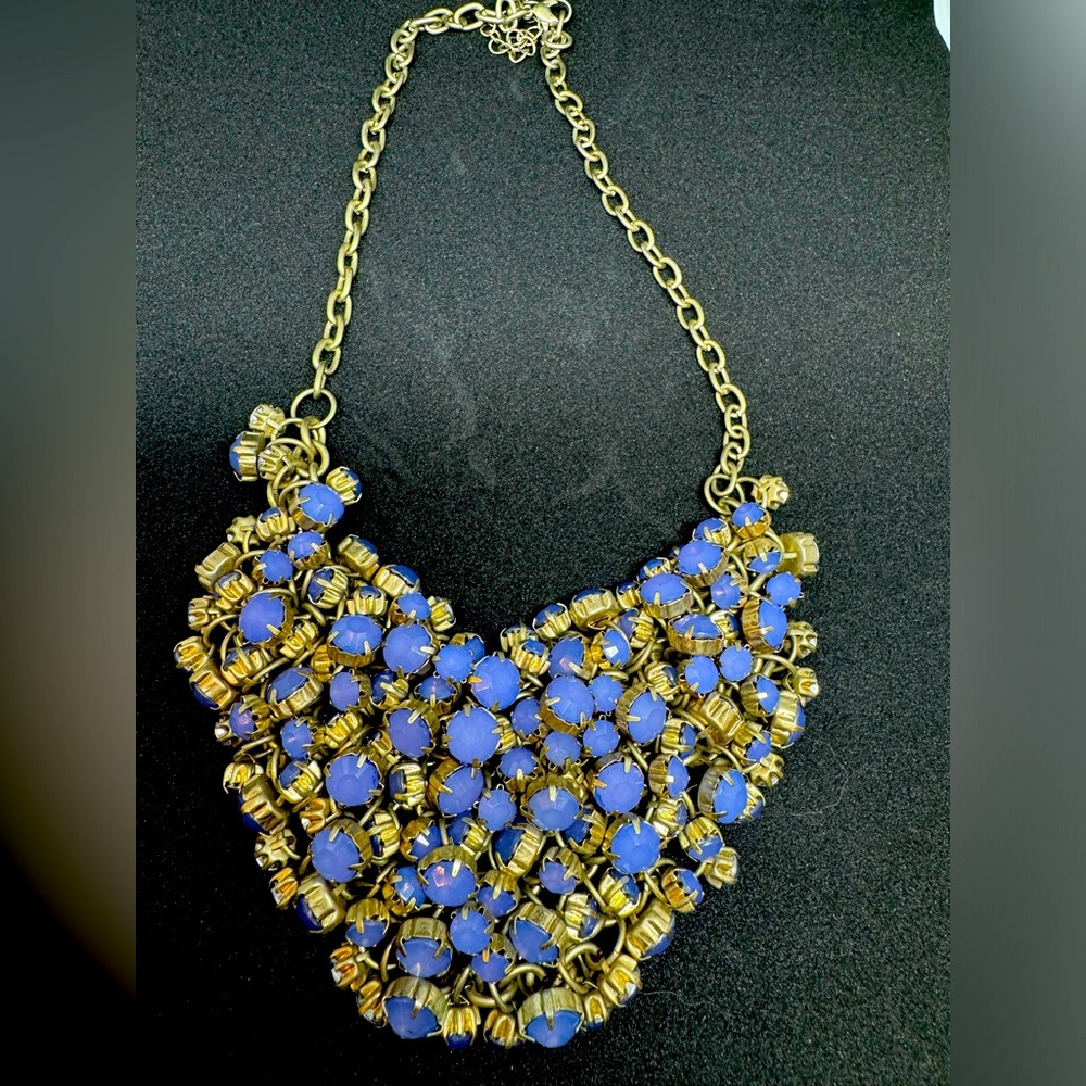 ⭐️3 for $20⭐️ Iridescent Lavender Collar Statement Necklace
